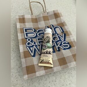 Bath & Body Works Waikiki Beach Coconut Hand Cream - 1 oz